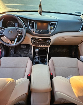Hyundai Tucson cena 68900 przebieg: 115000, rok produkcji 2017 z Elbląg małe 106